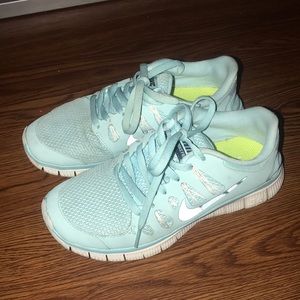 Tiffany Blue Nike Free Runs size 6